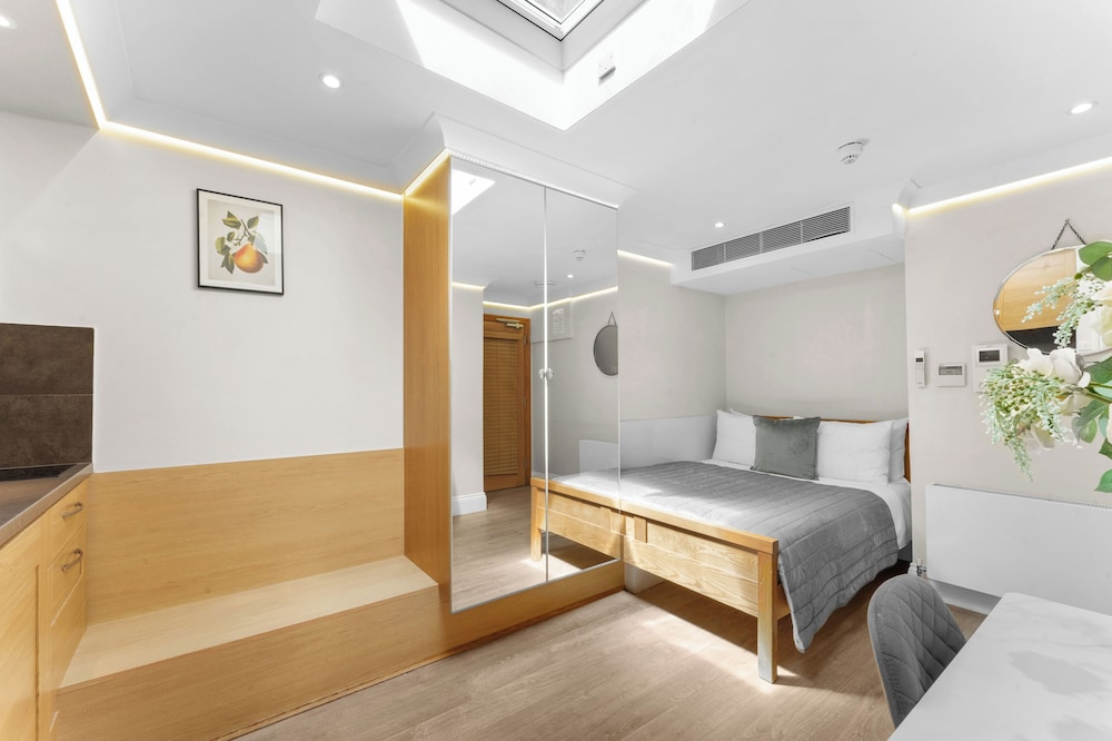 LG Economy Studio photo 1