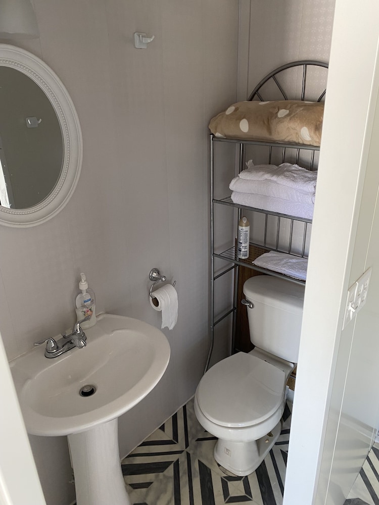 Comfort Room photo 2