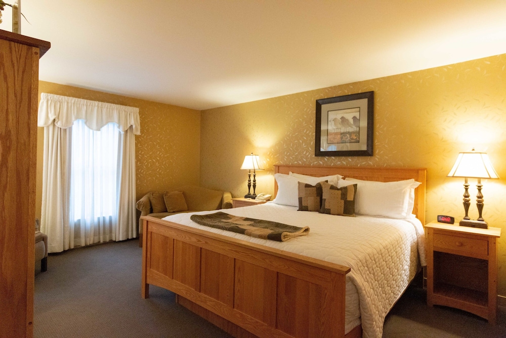 Gallery Room, 1 King Bed photo 1