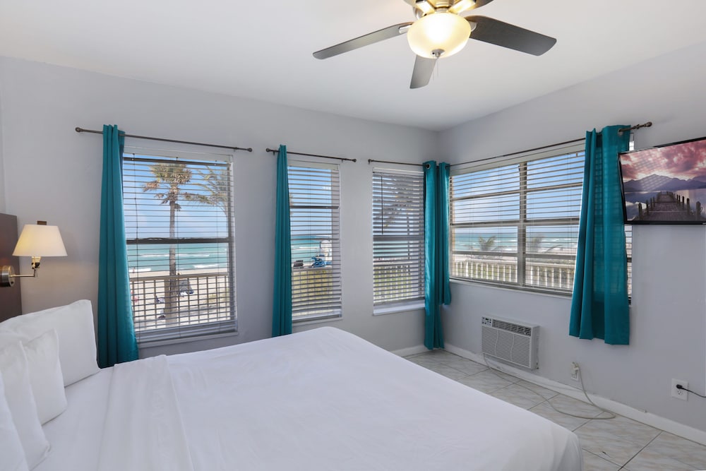 Superior Oceanfront King - Photo 2