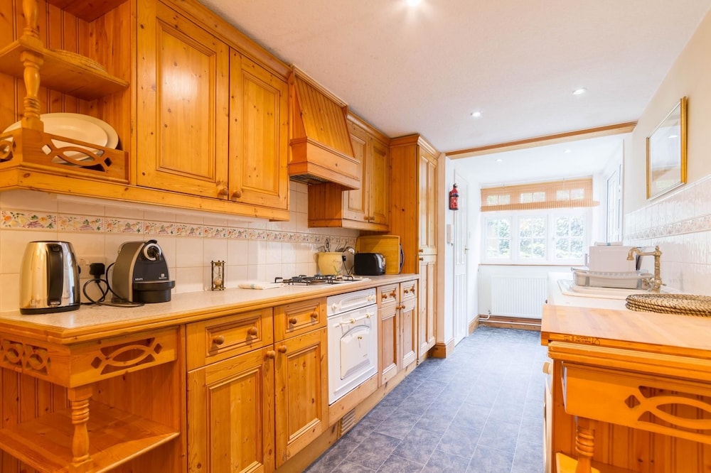 Cosy 3 Bedroom Detached House West Finchley photo 3