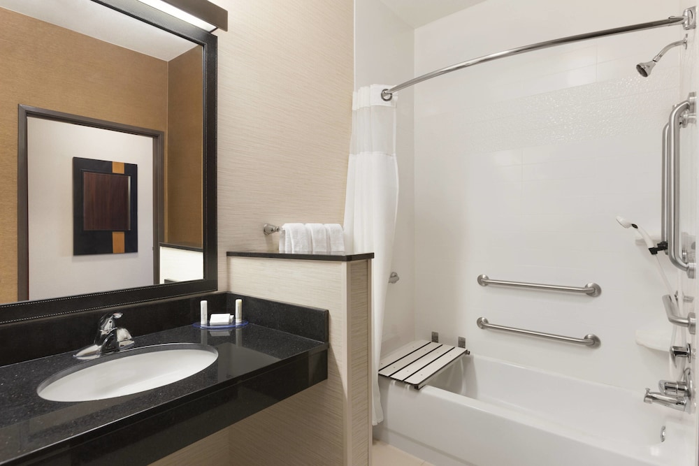 Executive Suite, 1 King Bed with Sofa bed - Photo 4