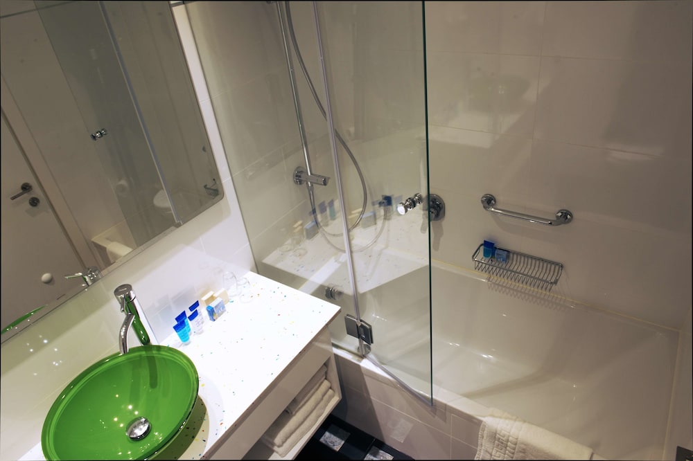 Suite, 1 Queen Bed, Non Smoking, Kitchenette - Photo 13