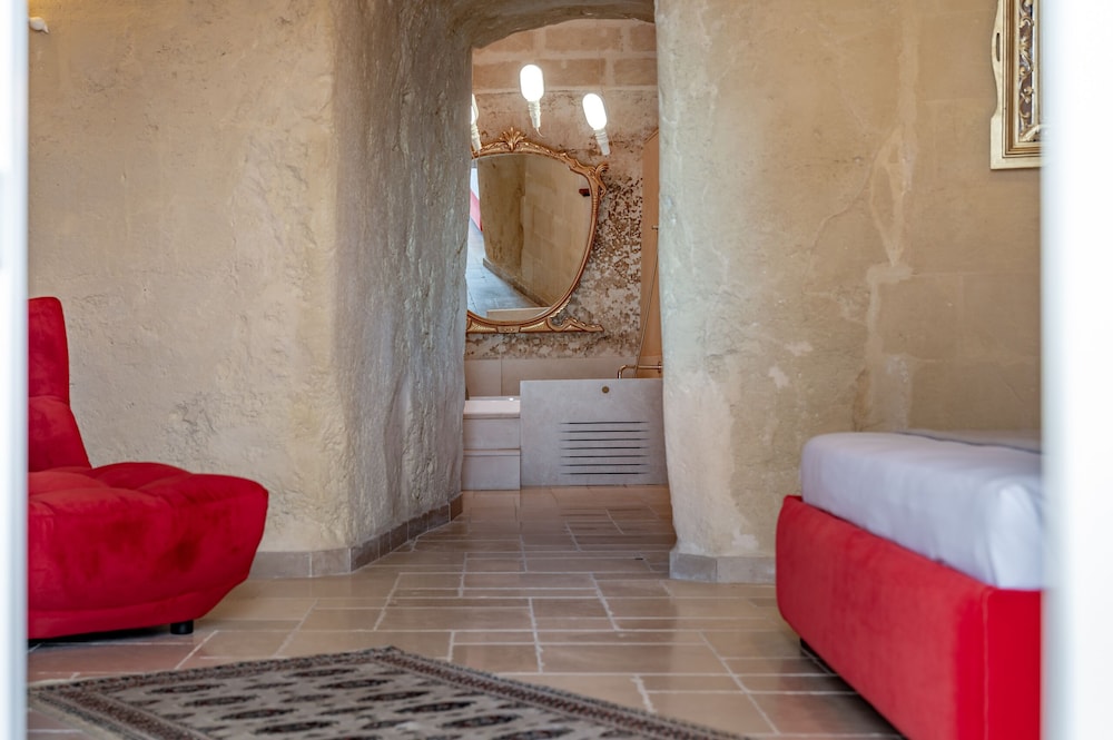 Deluxe Double Room, Hot Tub, Garden View (Camera delle Acque) - Photo 8