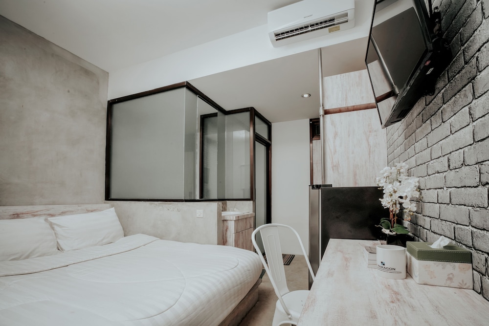Deluxe Room - Photo 1