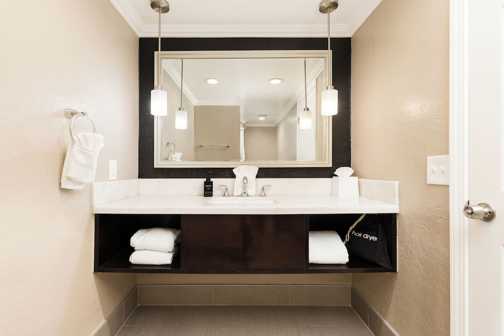 Deluxe Double or Twin Room, 2 Queen Beds, Non Smoking - Photo 10