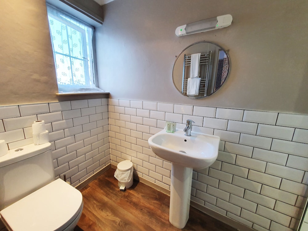 Double Room, Ensuite - Photo 3
