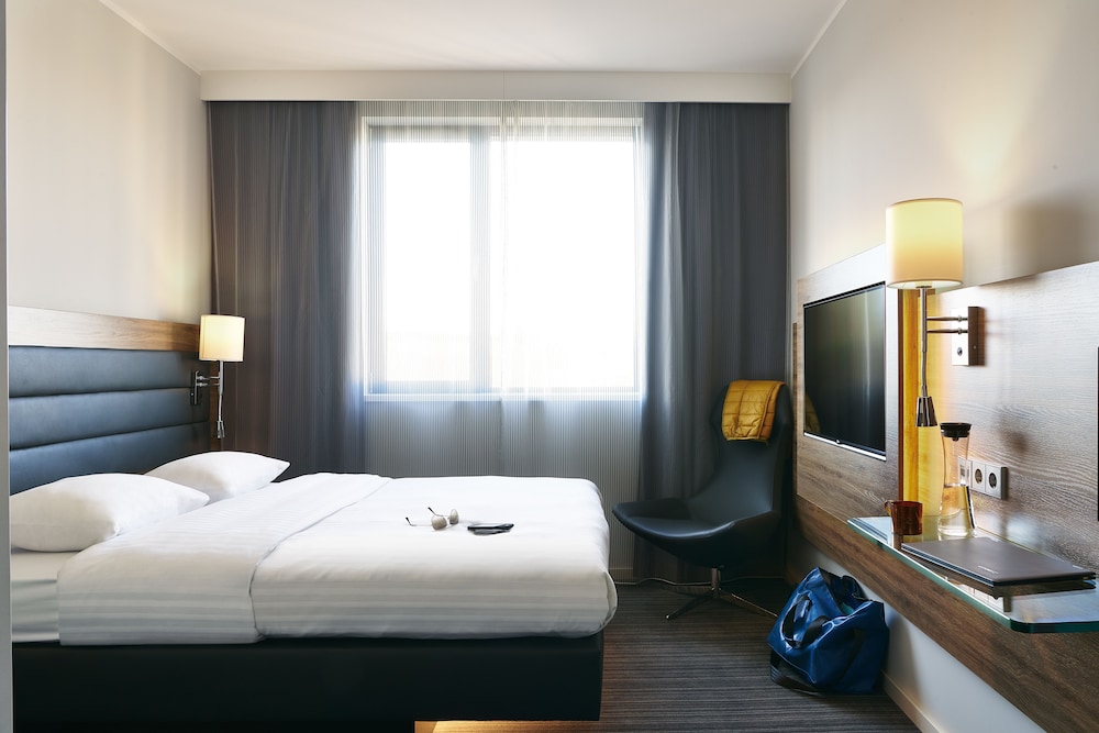 Room, 1 Queen Bed - Photo 6
