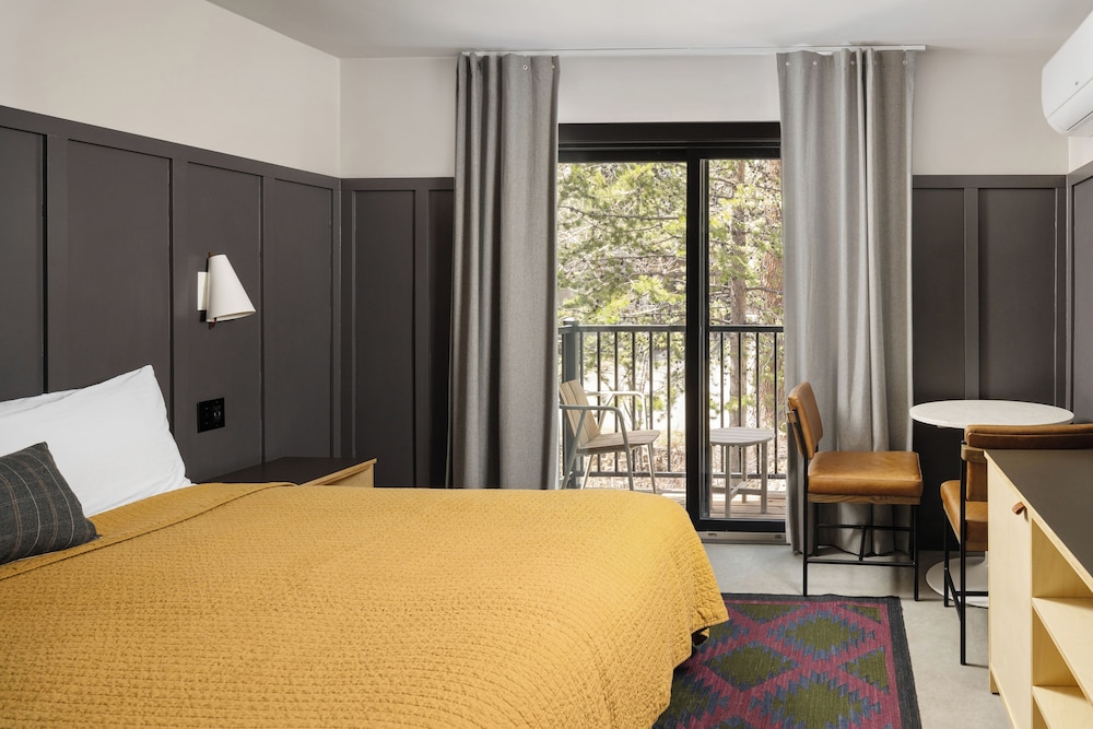 Premium Room, 1 King Bed