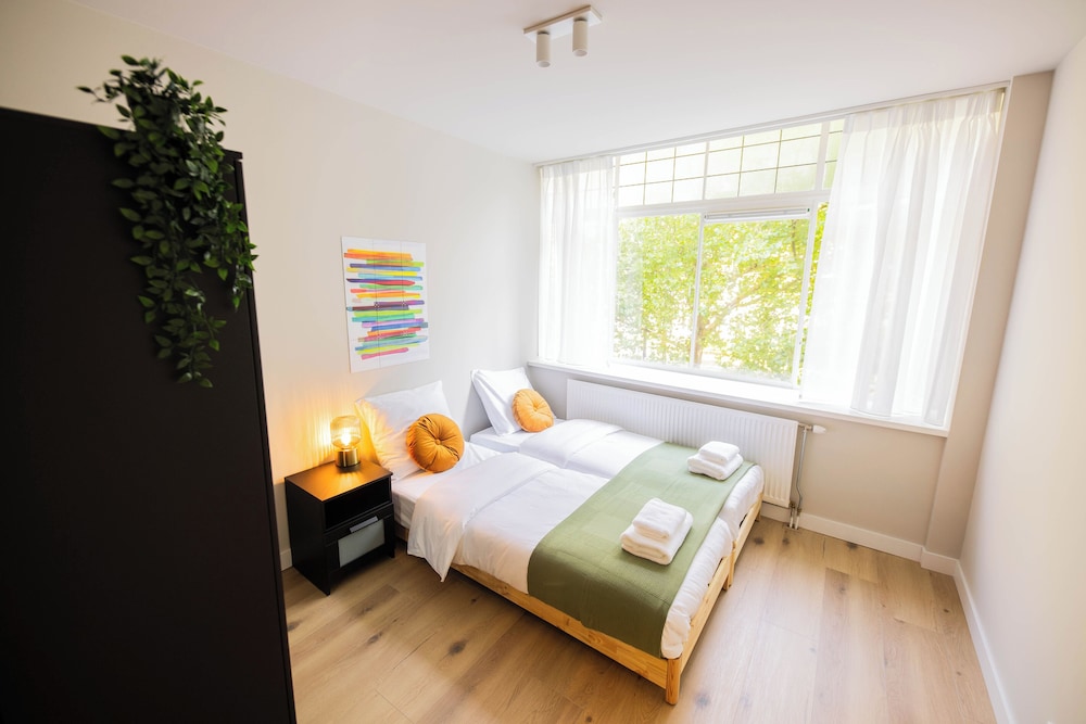 Apartment - 4 Single Beds photo 2