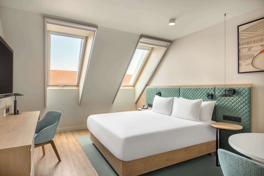 Premium Studio, 1 King Bed photo 1