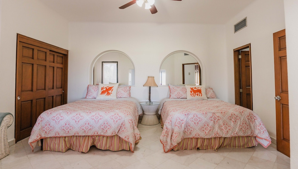 Basic Studio Condo Ballena 104