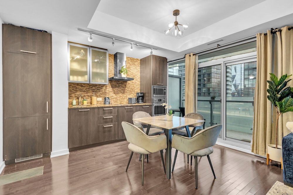Exclusive Apartment, 1 Queen Bed with Sofa bed, City View thumbnail 5