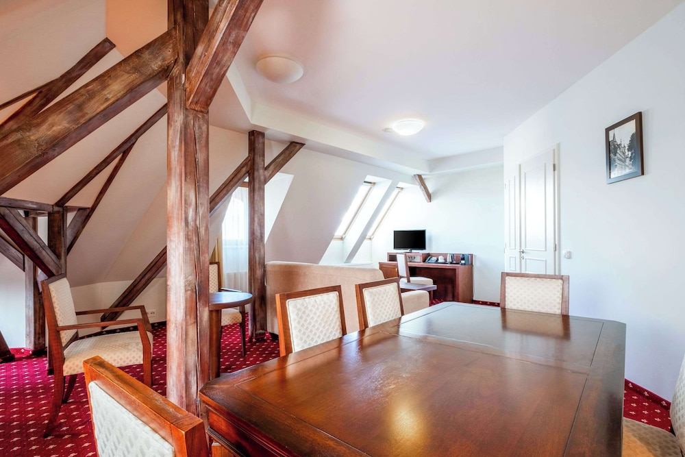 Junior Suite, 1 Double Bed, Non Smoking - Photo 13