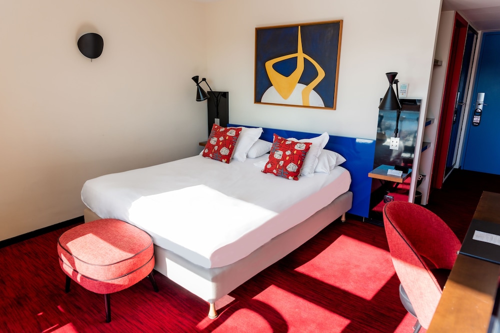 Deluxe Room Prestige Sea View with Balcony - Photo 5