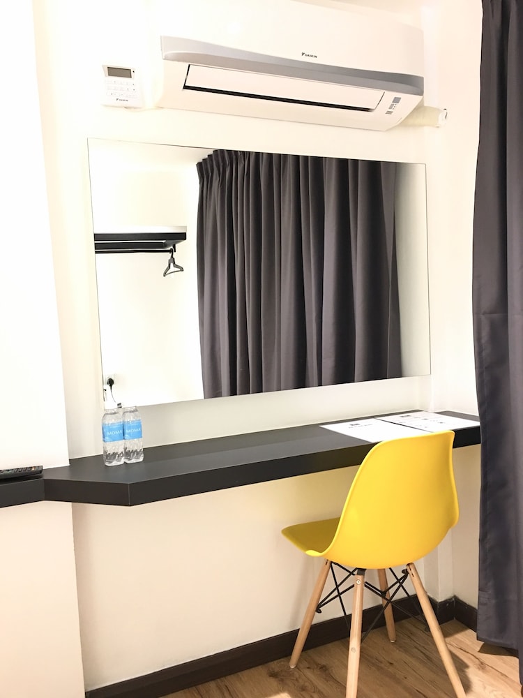 Standard Double Room - Photo 12