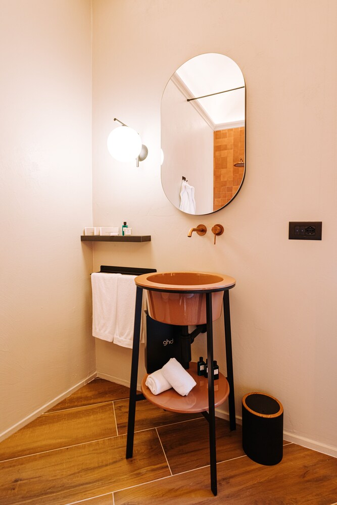 Superior Suite - Photo 5