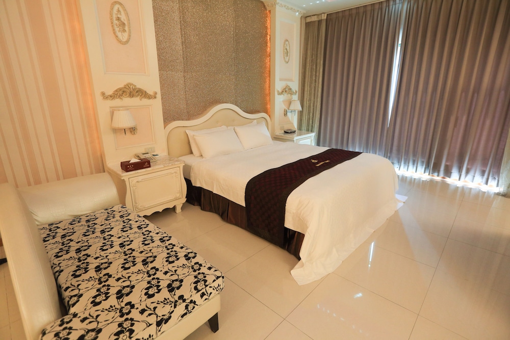 Exclusive Double Room, 1 King Bed, Jetted Tub photo 3