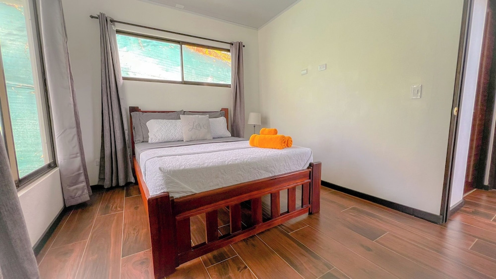 Casa de 4 habitaciones en Uvita | TOROGOZ | Piscina privada