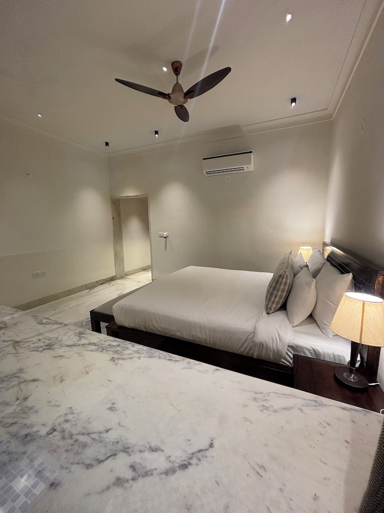 Studio Suite photo 2