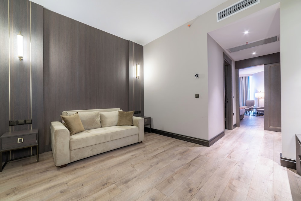 Executive Suite photo 1