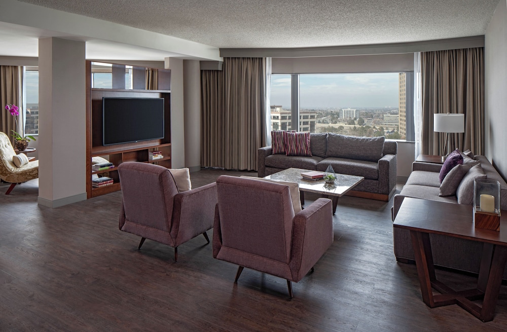 Presidential Suite thumbnail 6