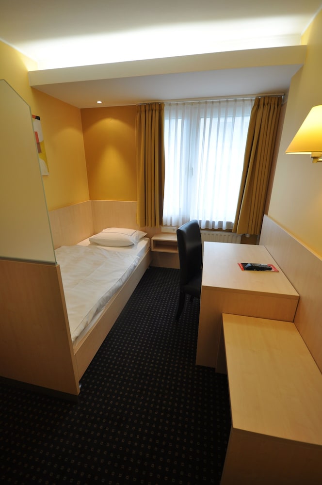 Economy Single Room