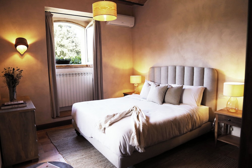 Villa photo 2