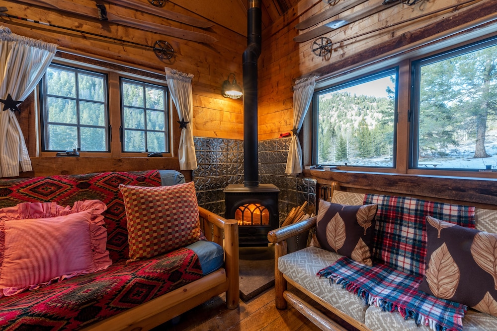 Traditional Cabin, Multiple Beds, Mountain View, Mountainside