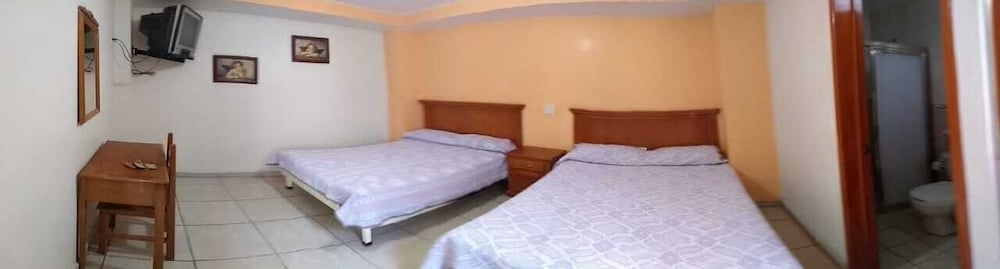 Quintuple Room