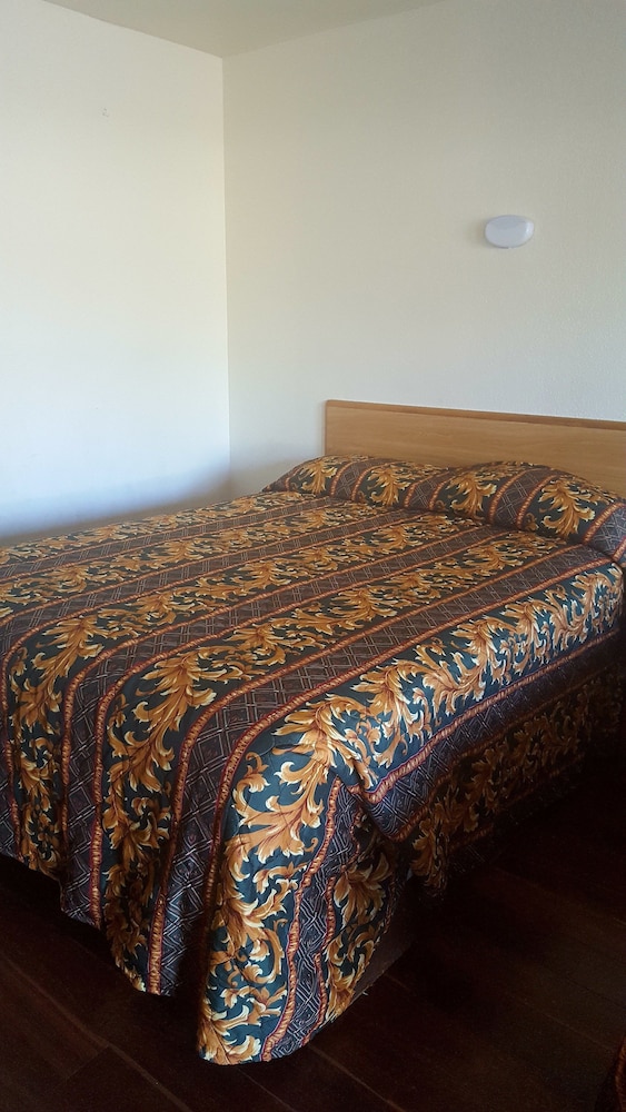 Room, 1 Bedroom photo 1