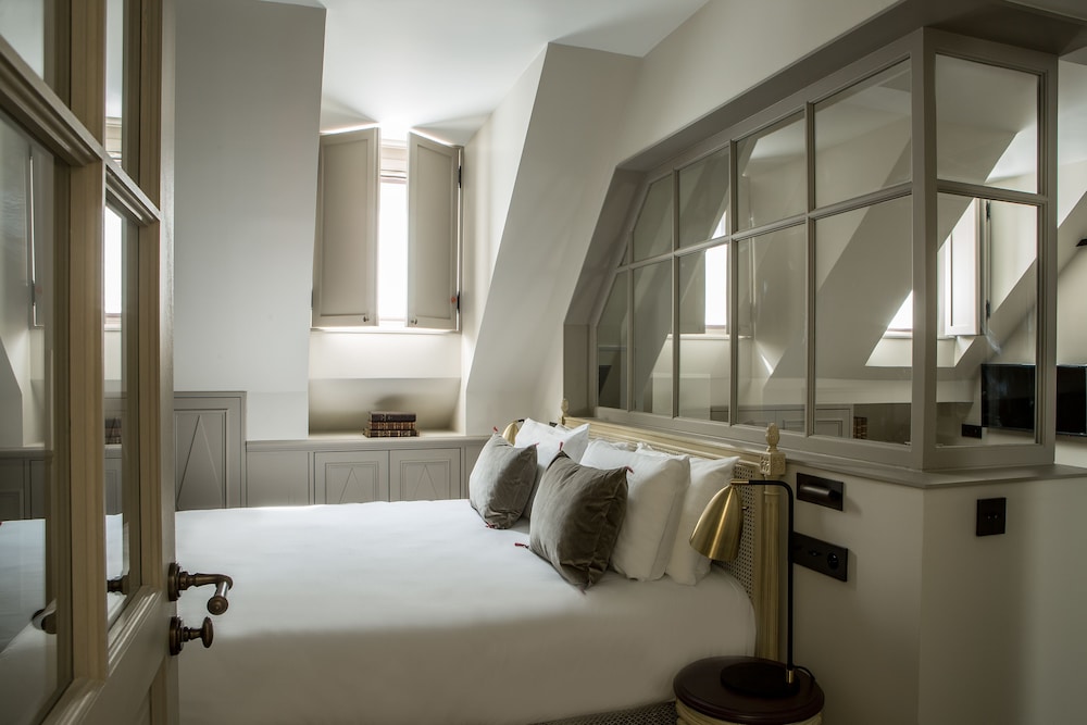 Junior Suite (Charles V Le Sage)