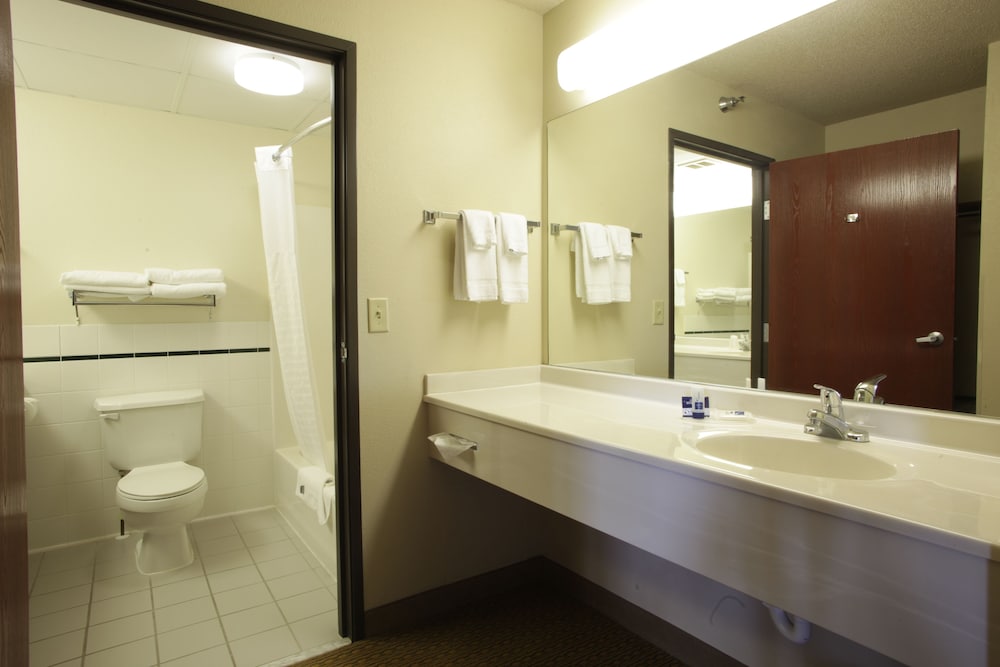 Suite, Jetted Tub (King) - Photo 8