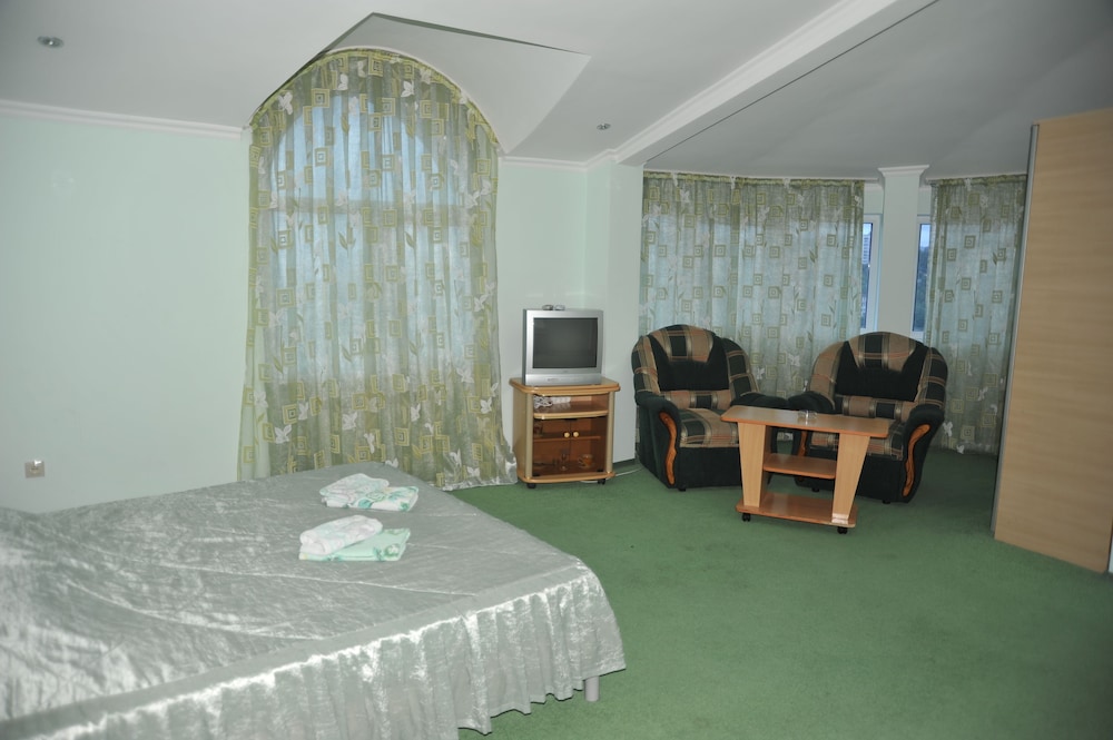 Apartment photo 1