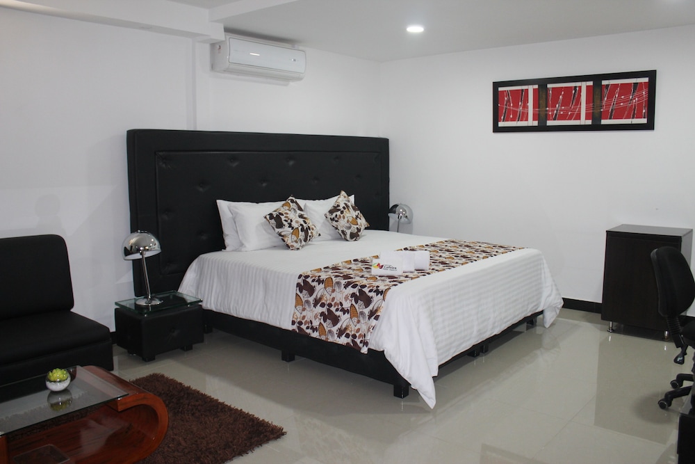 Superior Room, 1 Queen Bed photo 2