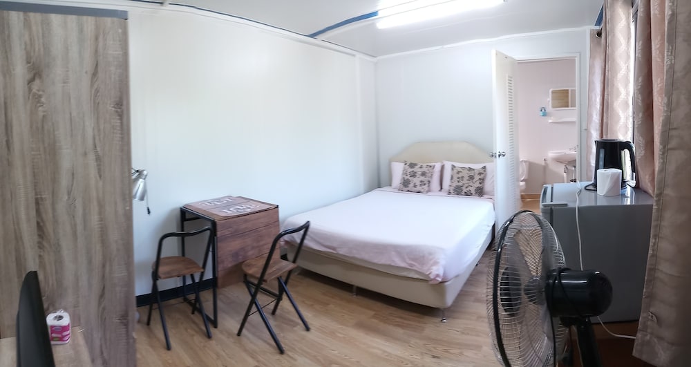 Budget Rooms photo 3