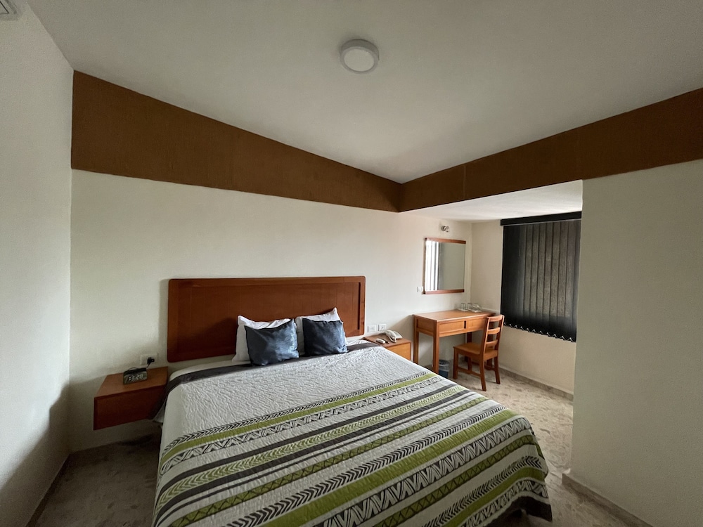Royal Room, Multiple Beds