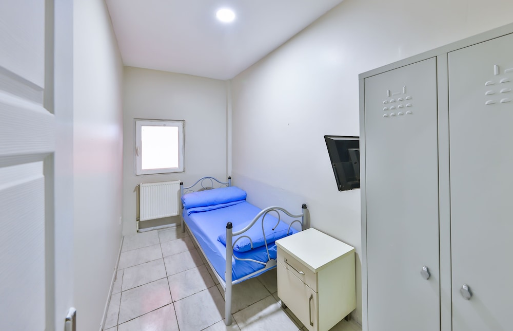 Elite Single Room, Men only photo 1