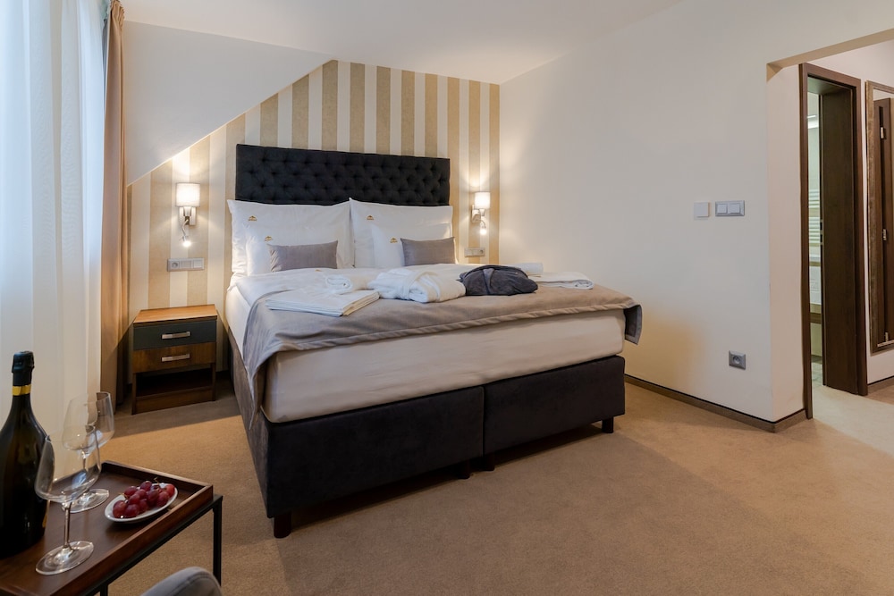 Superior Double or Twin Room (extra bed)