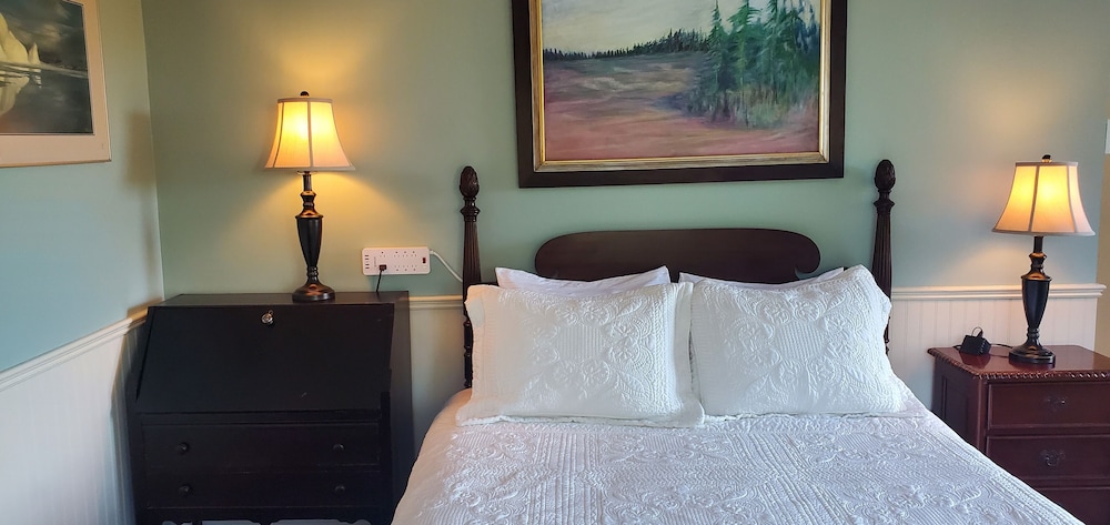 Traditional Room, 1 Queen Bed, Ground Floor photo 2