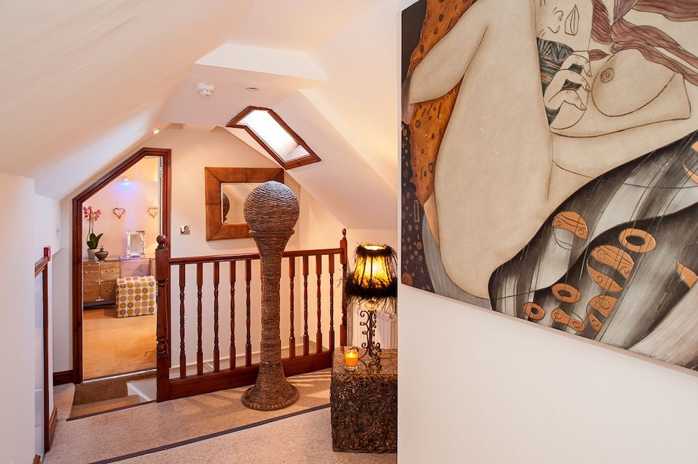 Penthouse (Love Snug) photo 2