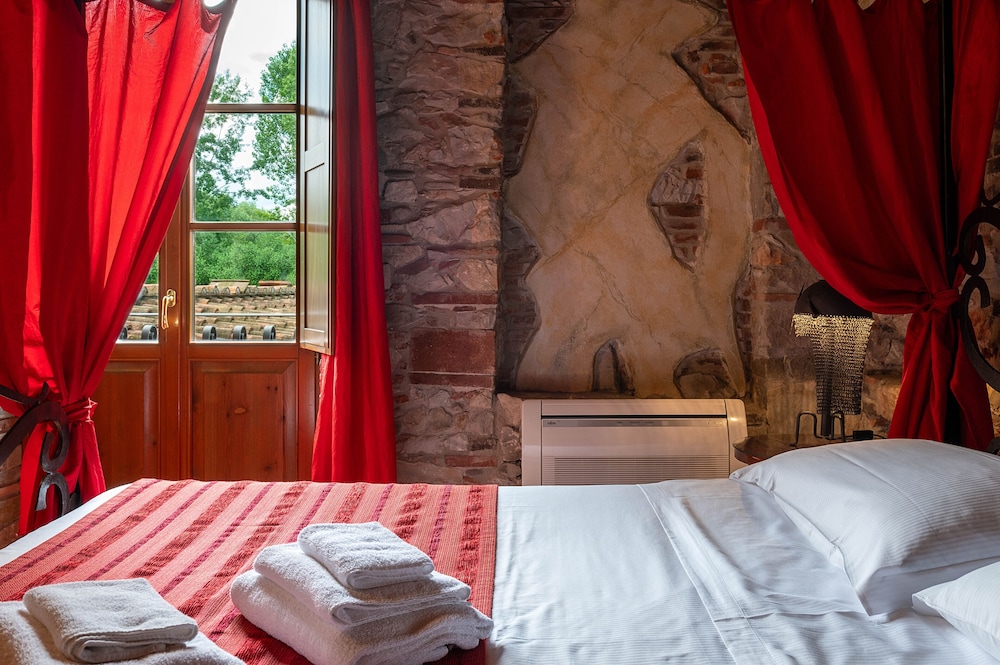 Deluxe Double Room - Photo 11