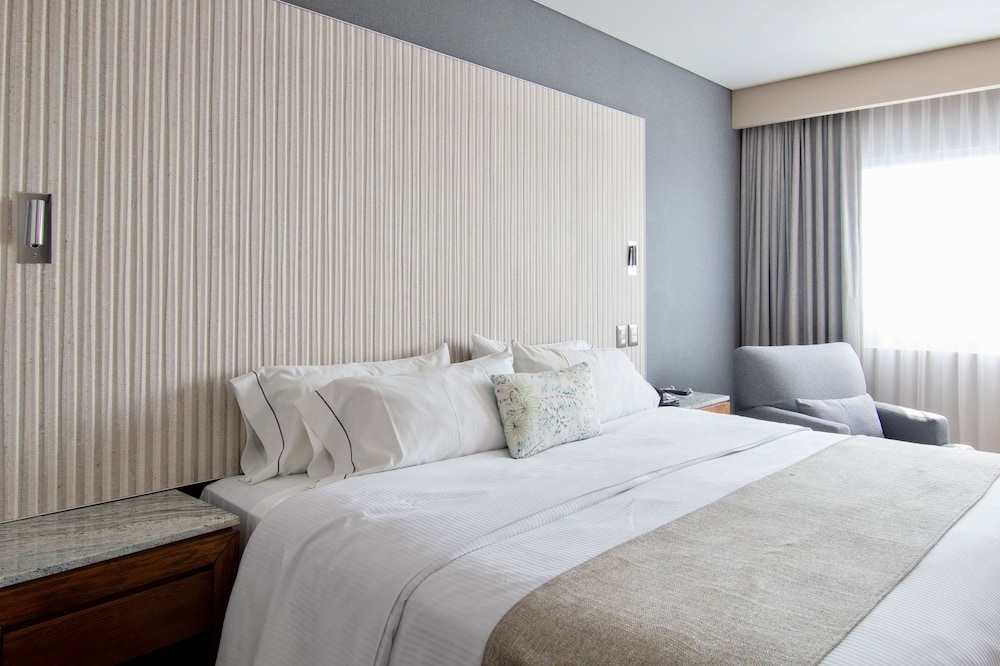 Executive Room, 1 King Bed - Photo 3