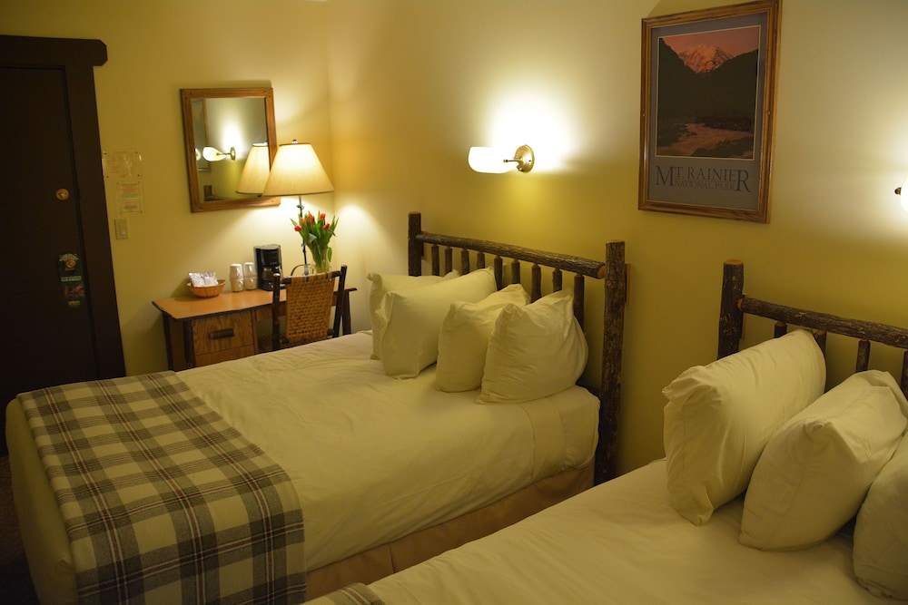 Room, 2 Double Beds, Shared Bathroom photo 1
