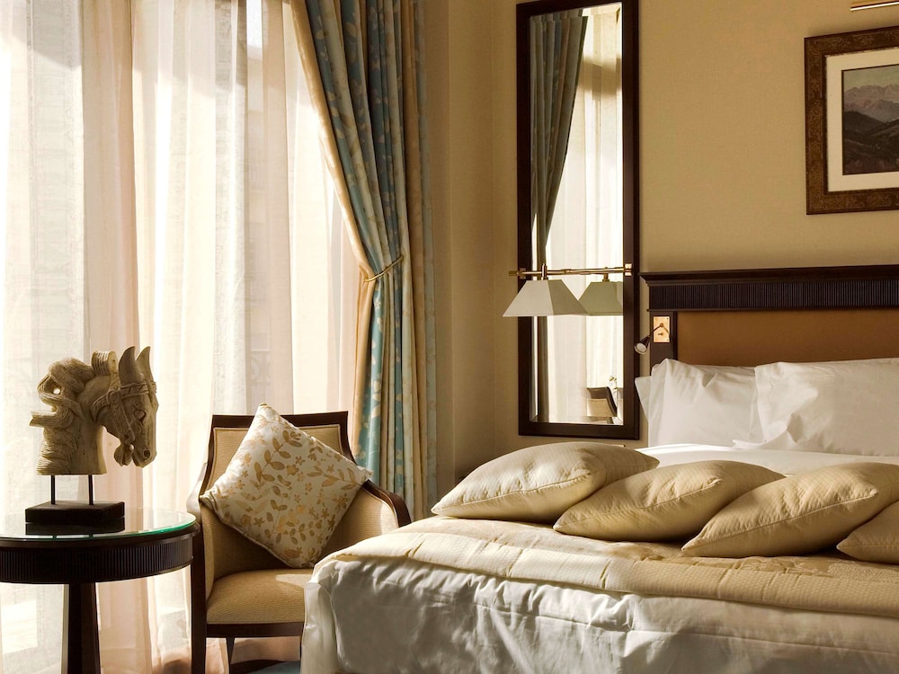 Junior Suite, 1 King Bed photo 2