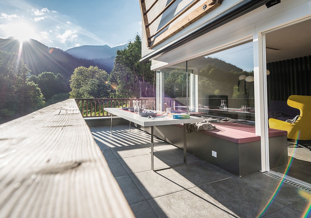 Design House, 2 Bedrooms, 2 Bathrooms, Mountain View