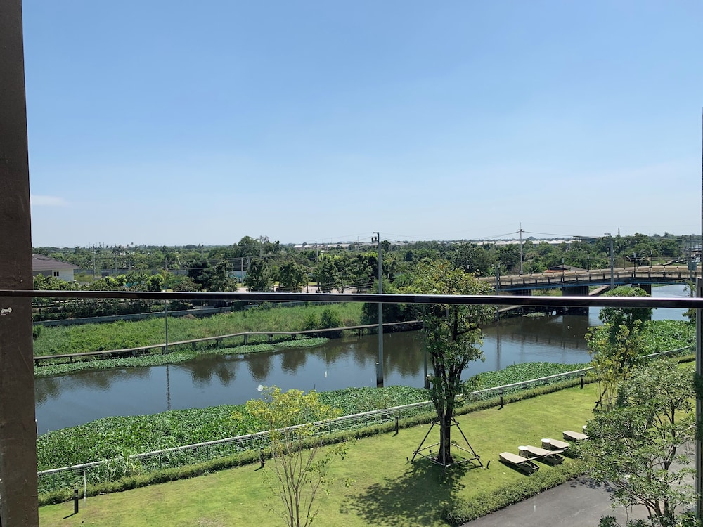 Grand Deluxe Canal View - Photo 9