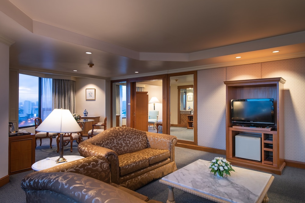 Executive Suite River View, Business Lounge Access thumbnail 5