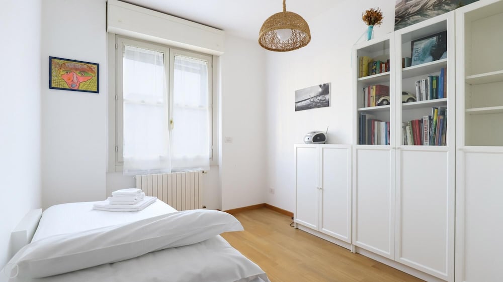 Apartment photo 2