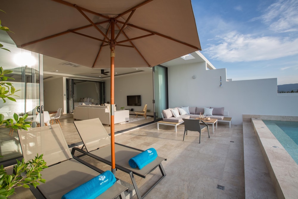 2 Bedroom Sea View Pool Suite - Photo 22